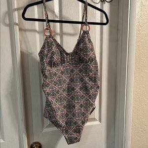 Isabel maternity swimsuit size small